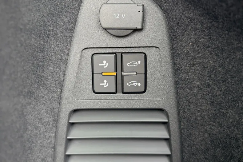 Volkswagen Touareg din 2025 cu 25.000 km - oferta VOL242119 - foto 2