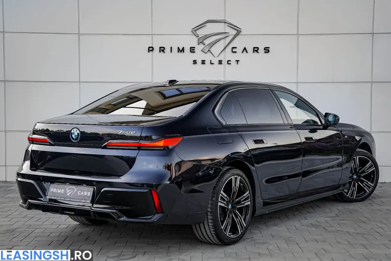 BMW 750e (Seria 7) din 2025 cu 5.300 km - oferta BMW242130 - foto 3