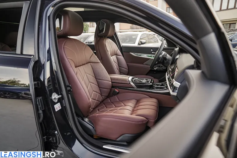 BMW 750e (Seria 7) din 2025 cu 5.300 km - oferta BMW242130 - foto 17