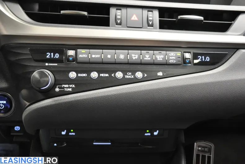 Lexus Seria ES din 2020 cu 115.000 km - oferta LEX242138 - foto 17