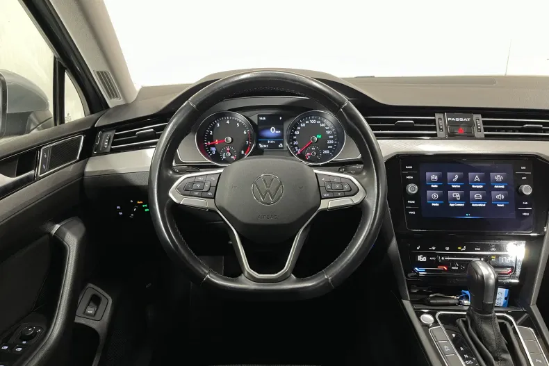 Volkswagen Passat din 2022 cu 124.141 km - oferta VOL242156 - foto 6