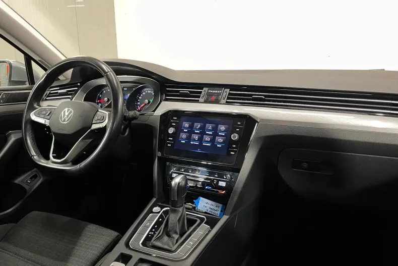 Volkswagen Passat din 2022 cu 124.141 km - oferta VOL242156 - foto 8