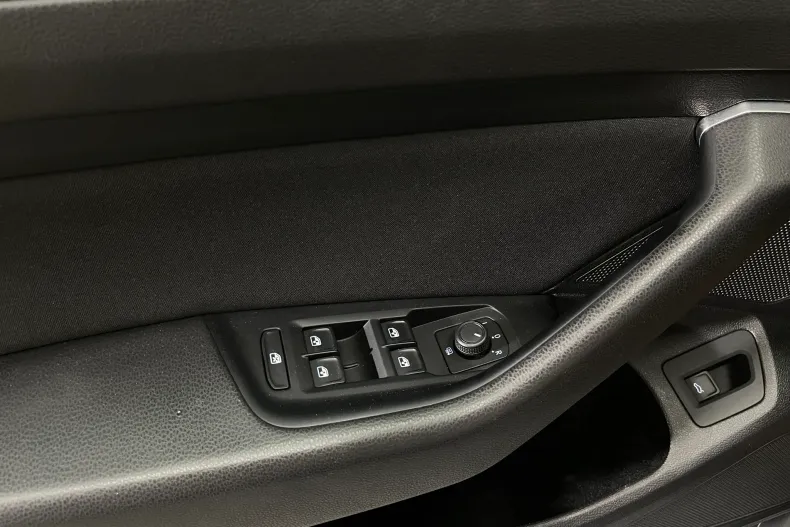 Volkswagen Passat din 2022 cu 124.141 km - oferta VOL242156 - foto 20