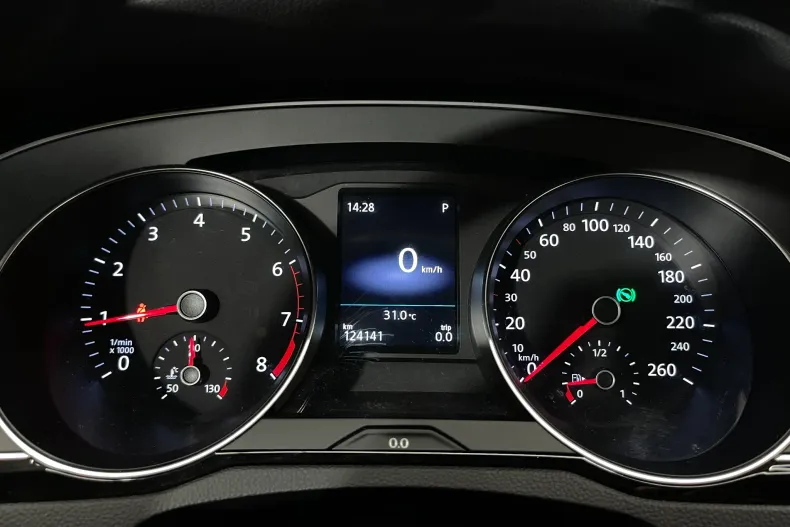 Volkswagen Passat din 2022 cu 124.141 km - oferta VOL242156 - foto 25