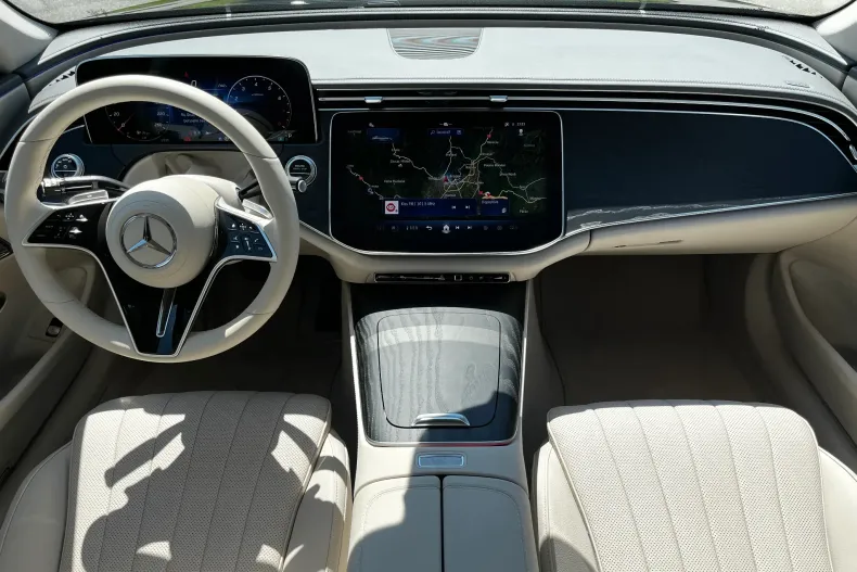 Mercedes-Benz E 200 (Clasa E) din 2025 cu 11.248 km - oferta MER242178 - foto 11