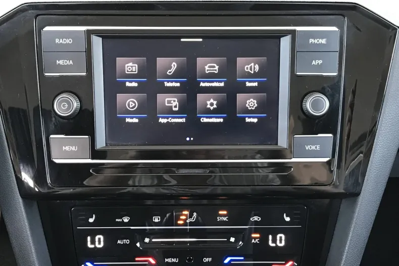 Volkswagen Passat din 2022 cu 72.631 km - oferta VOL242182 - foto 6