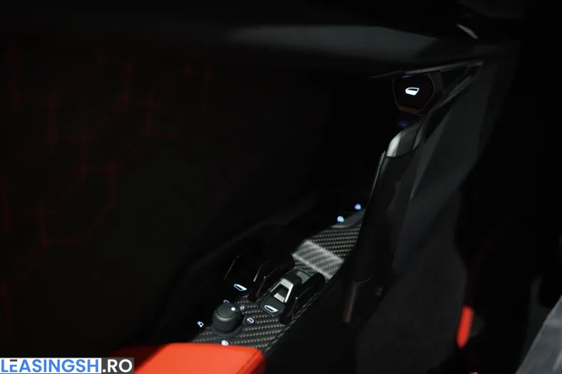 Lamborghini Revuelto din 2024 cu 2.404 km - oferta LAM242187 - foto 22