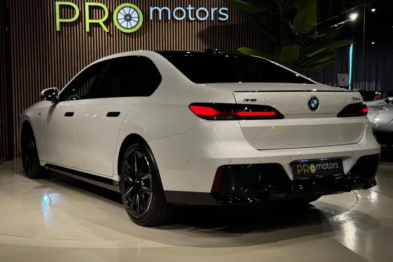 BMW 740d (Seria 7) din 2025 cu 20.000 km - oferta BMW242212 - foto 3