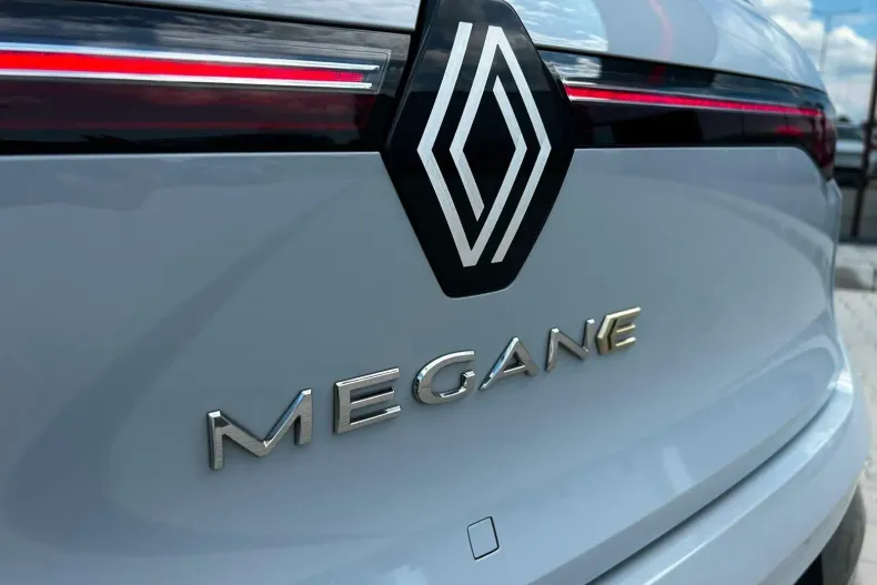 Renault Megane din 2022 cu 18.295 km - oferta REN242219 - foto 2