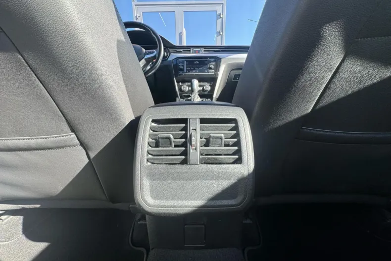 Volkswagen Passat din 2020 cu 90.906 km - oferta VOL242221 - foto 22