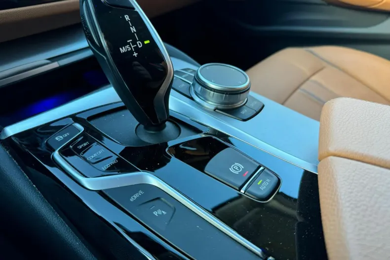 BMW 530e (Seria 5) din 2020 cu 64.835 km - oferta BMW242223 - foto 8