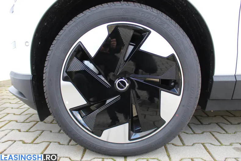 Volvo EX30 din 2024 cu 3.300 km - oferta VOL242264 - foto 5