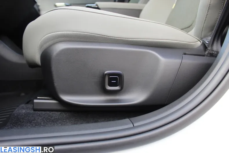 Volvo EX30 din 2024 cu 3.300 km - oferta VOL242264 - foto 8