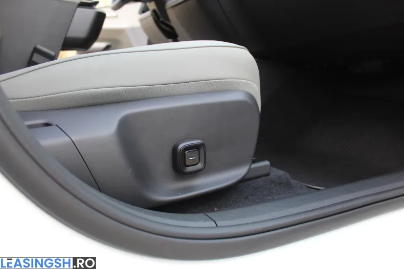 Volvo EX30 din 2024 cu 3.300 km - oferta VOL242264 - foto 17