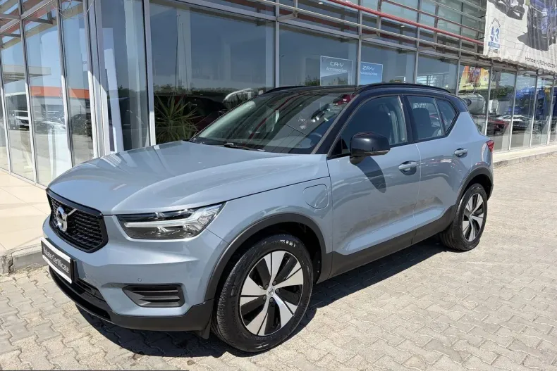 Volvo XC40 din 2020 cu 79.393 km - oferta VOL242292 - foto 2