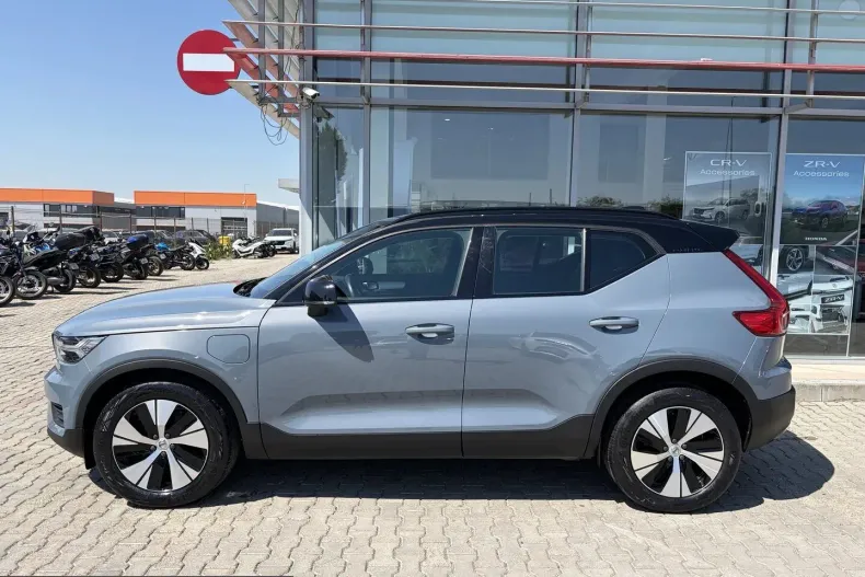 Volvo XC40 din 2020 cu 79.393 km - oferta VOL242292 - foto 3