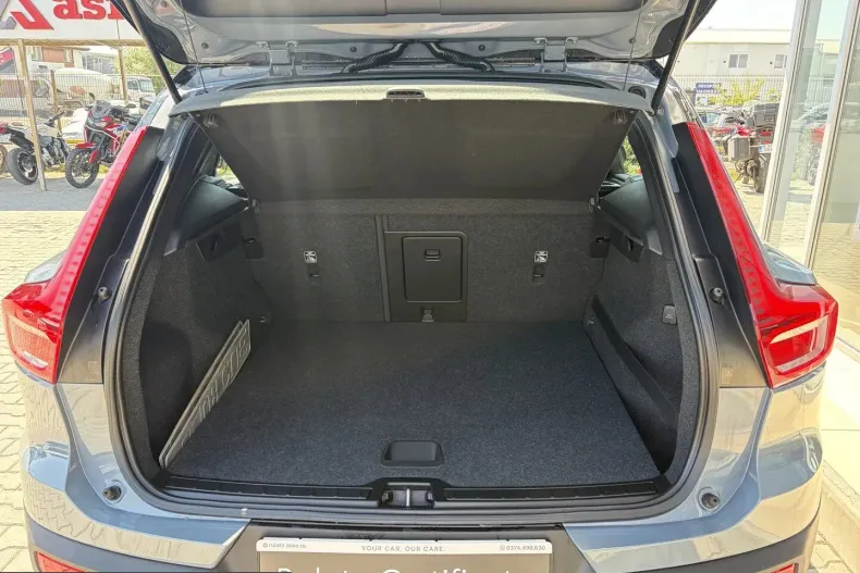 Volvo XC40 din 2020 cu 79.393 km - oferta VOL242292 - foto 11
