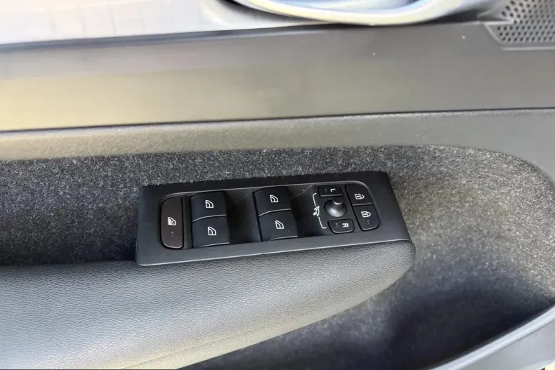 Volvo XC40 din 2020 cu 79.393 km - oferta VOL242292 - foto 16