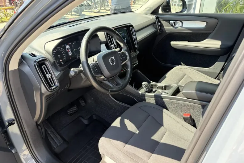 Volvo XC40 din 2020 cu 79.393 km - oferta VOL242292 - foto 18