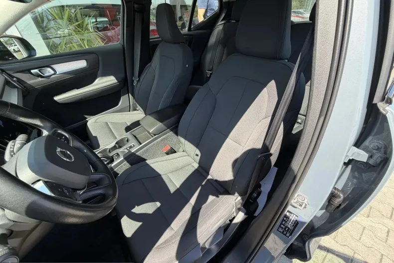Volvo XC40 din 2020 cu 79.393 km - oferta VOL242292 - foto 19