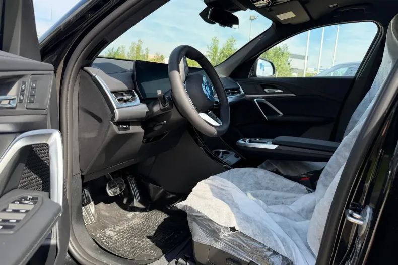BMW iX2 (Seria X) din 2026 cu 4.000 km - oferta BMW242298 - foto 7