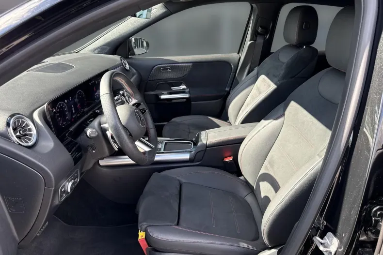 Mercedes-Benz GLA 220 (Clasa GLA) din 2025 cu 20.497 km - oferta MER242304 - foto 13