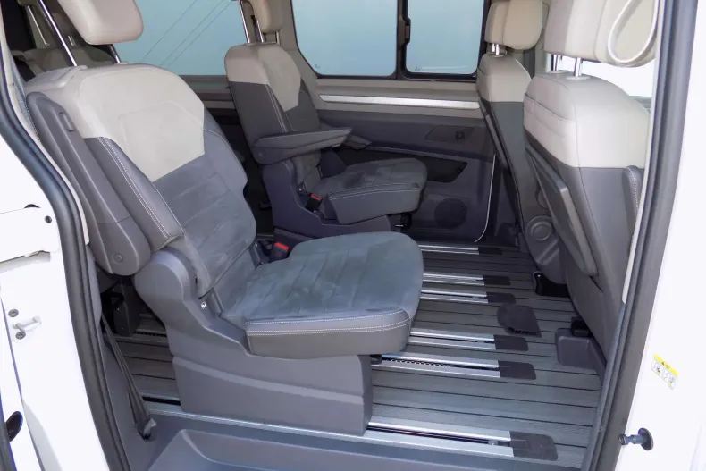 Volkswagen Multivan din 2026 cu 14.997 km - oferta VOL242305 - foto 24