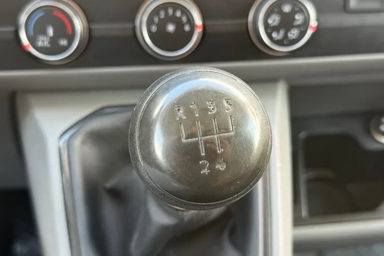 Volkswagen Transporter din 2021 cu 63.511 km - oferta VOL242306 - foto 5