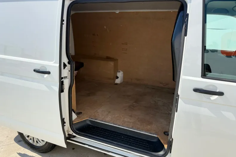 Volkswagen Transporter din 2021 cu 63.511 km - oferta VOL242306 - foto 21