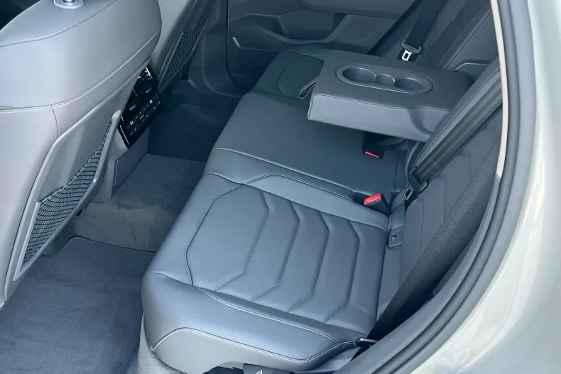 Volkswagen Touareg din 2026 cu 1.000 km - oferta VOL242308 - foto 8