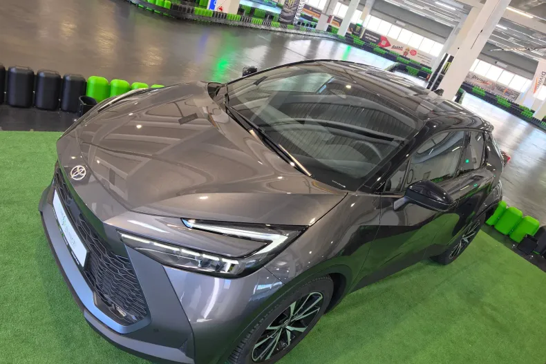Toyota C-HR din 2024 cu 8.900 km - oferta TOY242311 - foto 10