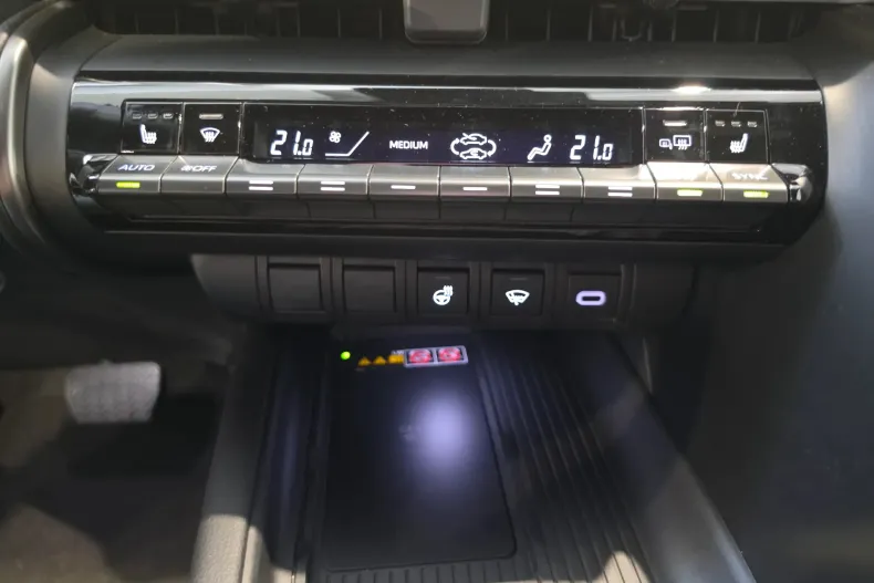 Toyota C-HR din 2024 cu 8.900 km - oferta TOY242311 - foto 24