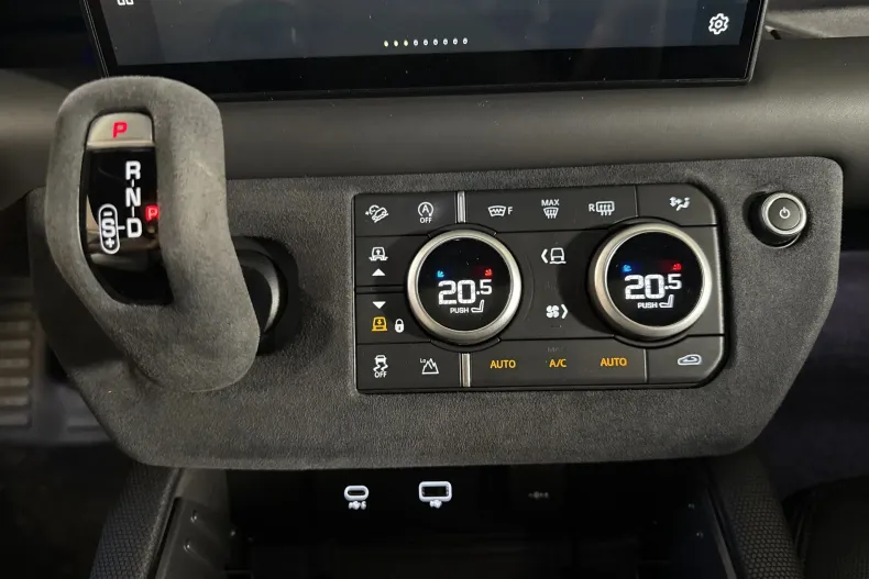 Land Rover Defender din 2022 cu 45.398 km - oferta LAN242320 - foto 16