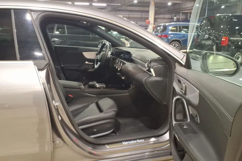 Mercedes-Benz CLA 180 (Clasa CLA) din 2021 cu 130.499 km - oferta MER242339 - foto 6