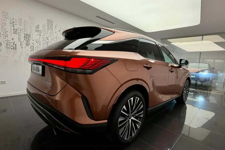 Lexus Seria RX din 2026 cu 6 km - oferta LEX242341 - foto 6