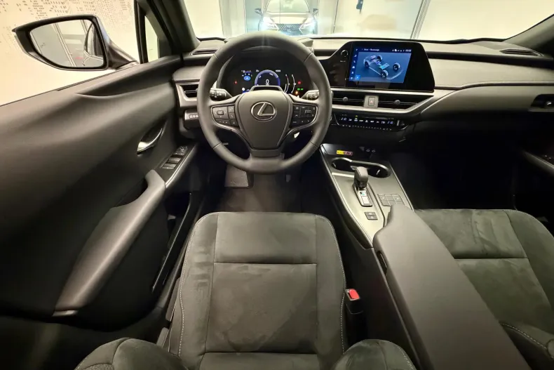 Lexus UX din 2026 cu 3 km - oferta LEX242342 - foto 13