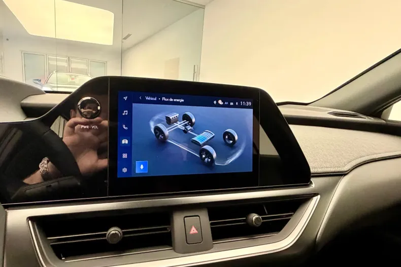 Lexus UX din 2026 cu 3 km - oferta LEX242342 - foto 23