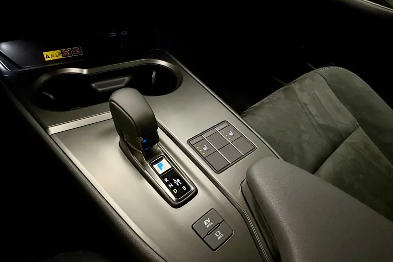 Lexus UX din 2026 cu 3 km - oferta LEX242342 - foto 26
