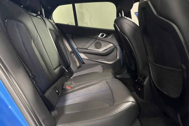 BMW 118i (Seria 1) din 2023 cu 43.662 km - oferta BMW242348 - foto 12