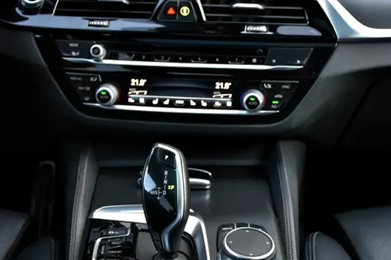 BMW 520i (Seria 5) din 2021 cu 89.000 km - oferta BMW242352 - foto 25