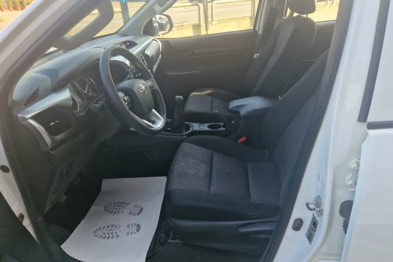 Toyota Hilux din 2023 cu 73.620 km - oferta TOY242359 - foto 9