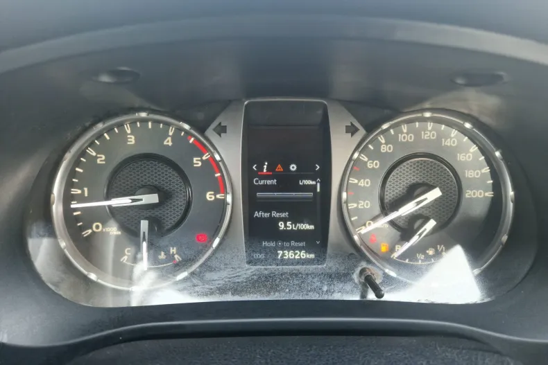 Toyota Hilux din 2023 cu 73.620 km - oferta TOY242359 - foto 12