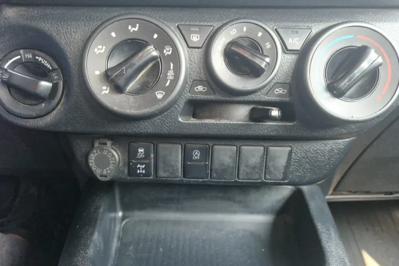 Toyota Hilux din 2023 cu 73.620 km - oferta TOY242359 - foto 15