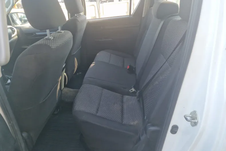 Toyota Hilux din 2023 cu 73.620 km - oferta TOY242359 - foto 17