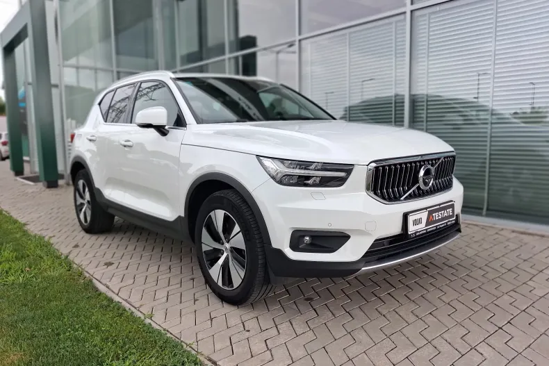 Volvo XC40 din 2022 cu 44.683 km - oferta VOL242360 - foto 3