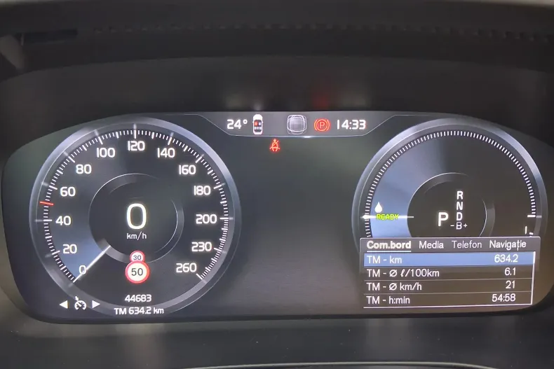 Volvo XC40 din 2022 cu 44.683 km - oferta VOL242360 - foto 13