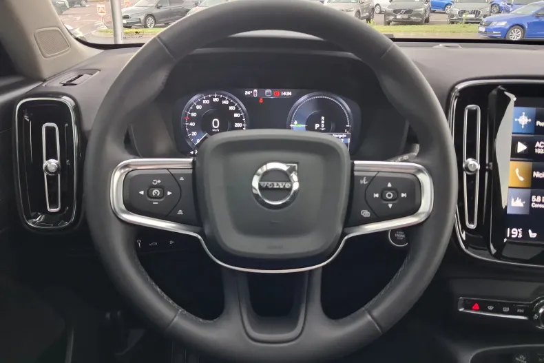 Volvo XC40 din 2022 cu 44.683 km - oferta VOL242360 - foto 15