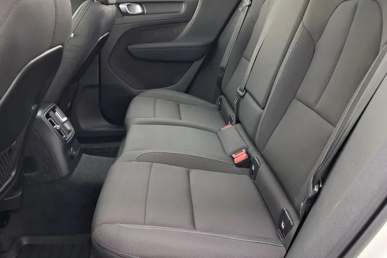 Volvo XC40 din 2022 cu 44.683 km - oferta VOL242360 - foto 33