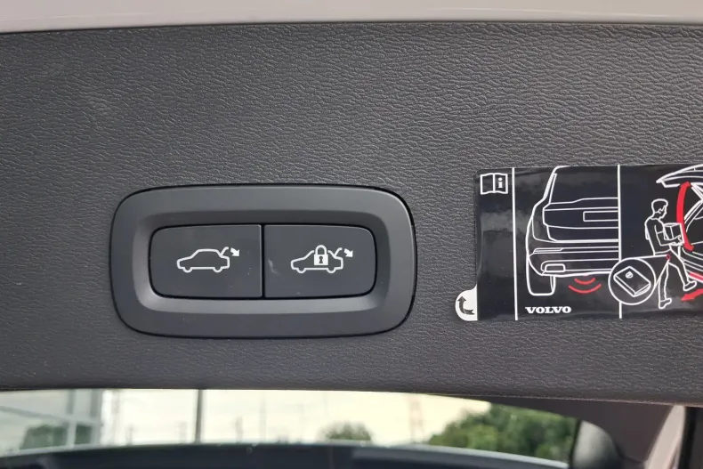 Volvo XC40 din 2022 cu 44.683 km - oferta VOL242360 - foto 35