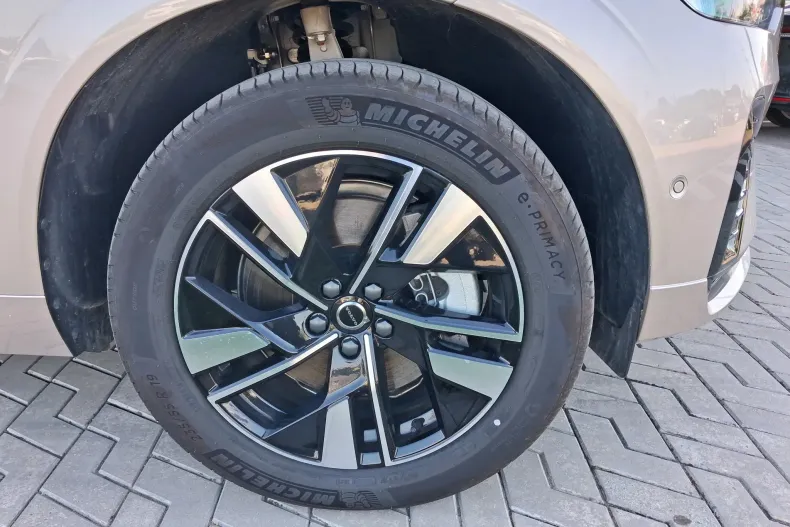 Volvo XC60 din 2026 cu 3.167 km - oferta VOL242361 - foto 4